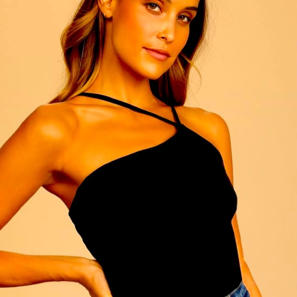 LULUS Asymmetrical sleeveless bodysuit! ❤️👍🙏👚
